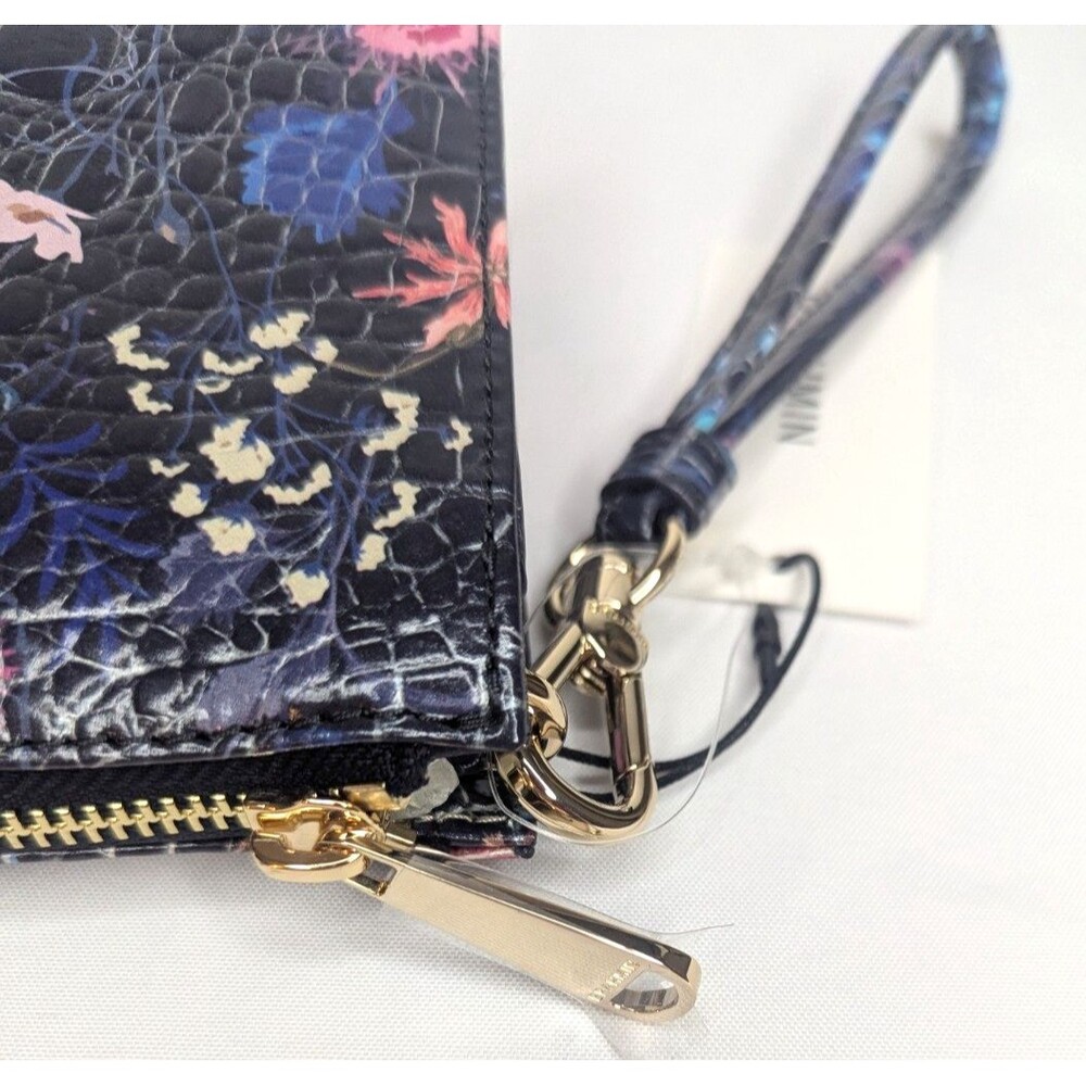 Brahmin Daisy Large Zip Wristlet - Folktale Melbourne, NWT - Picture 8 of 9